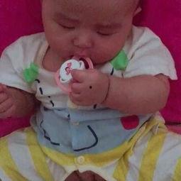 成人用奶嘴安抚宝宝视频,成人视角下的温馨育儿瞬间