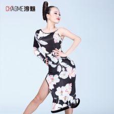 舞蹈连衣裙成人飘逸视频,成人连衣裙舞蹈视频赏析